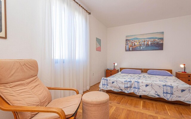 Nice Apartment in Brodarica With 3 Bedrooms and Wifi
