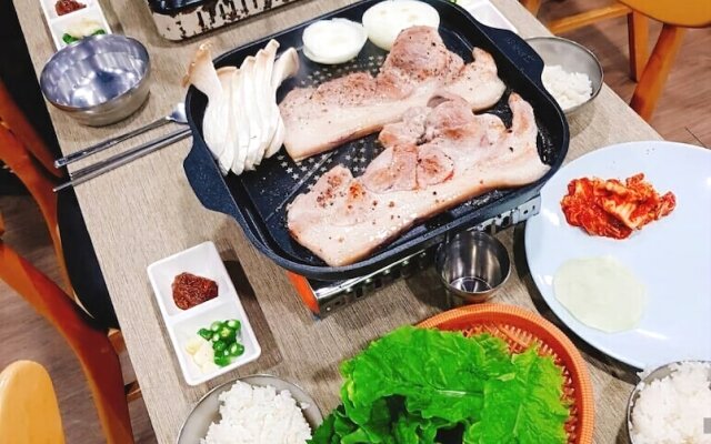 Sanbangsan Hot Spa Guesthouse - Hostel