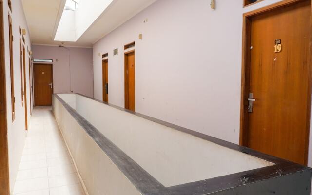 Srimahi Residence by OYO Rooms