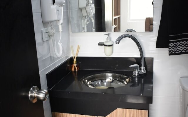 Cra. 81 No. 37d - 17