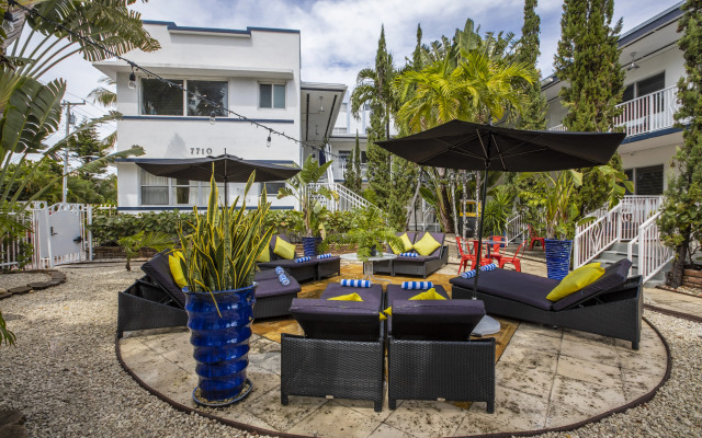Beachside Apartment Hotel