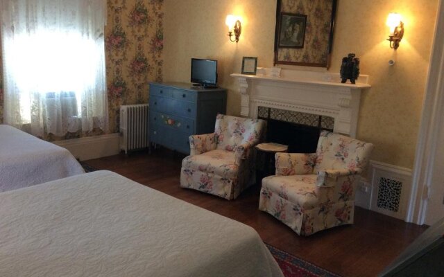 Coach House Inn