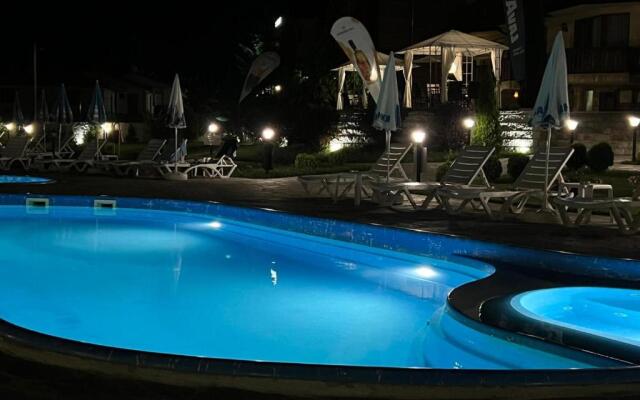 Отель Етерно