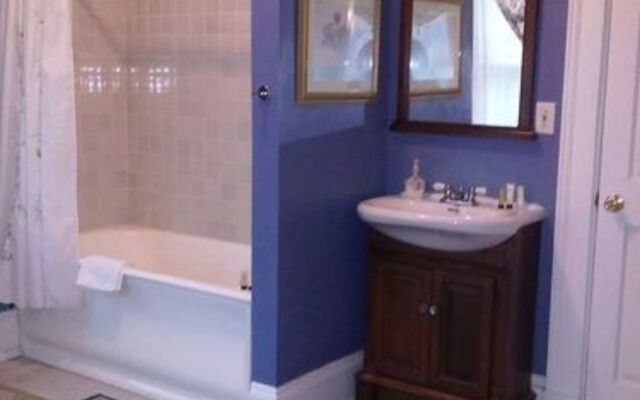 Six Acres Bed & Breakfast