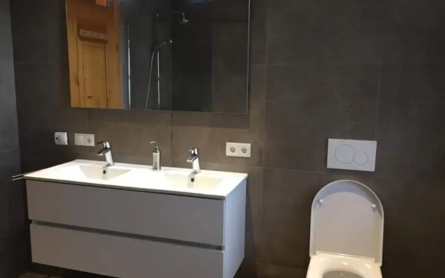 Spacious Villa near Lake in Goldegg