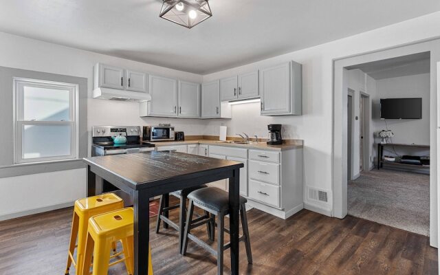 Small Town Retreat- 5br- Movie Theater Room