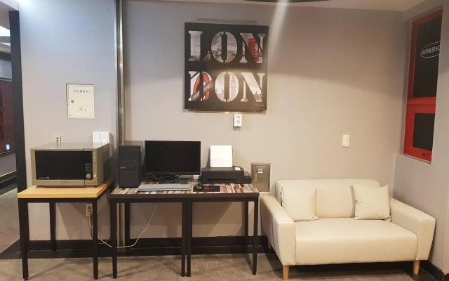 Business Hotel