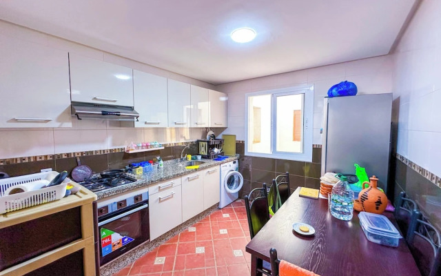 Apartment with pool direct access to sea