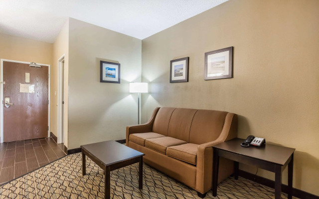Comfort Inn & Suites Crystal Inn Sportsplex