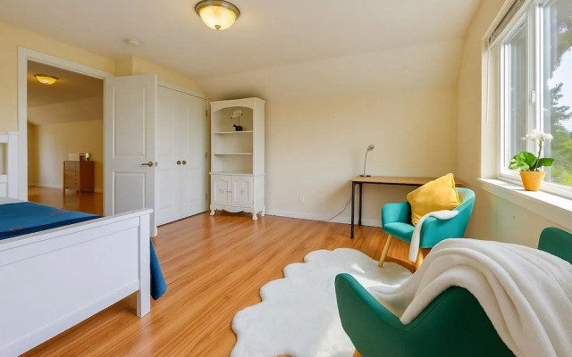 The Grand North Seattle Family Home