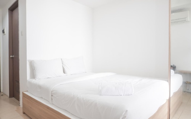 Minimalist And Comfort Studio At Belmont Residence Puri Apartment – Guest Rooms – Jakarta