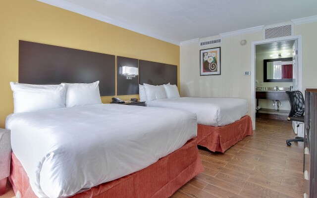 The Link Hotel on Sunrise