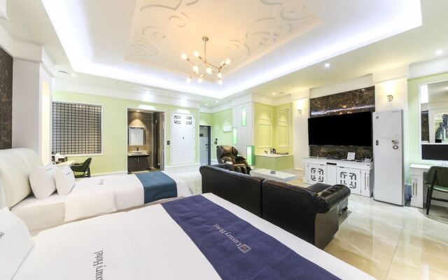 Myeongpum Drive-in Hotel