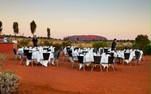 Outback Hotel & Lodge