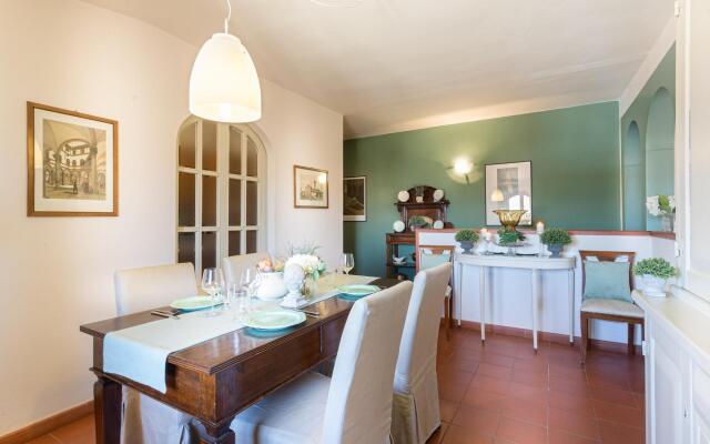 Casa Baino in Lucca With 2 Bedrooms and 1 Bathrooms