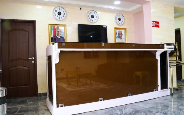 Madaki's Executive Suites