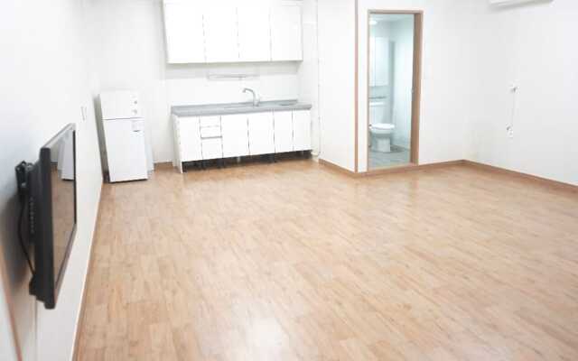 Stay House