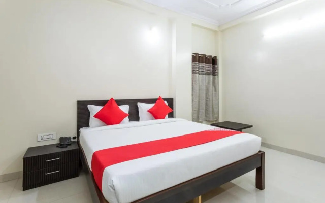 OYO Flagship 70280 Om Gulmohar Avenue