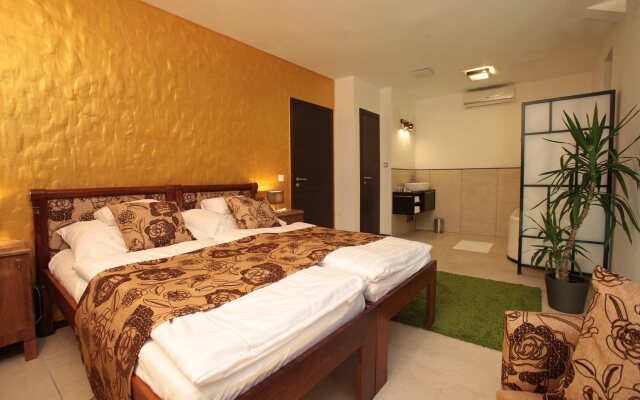 Parliament Penthouse Boutique B&B