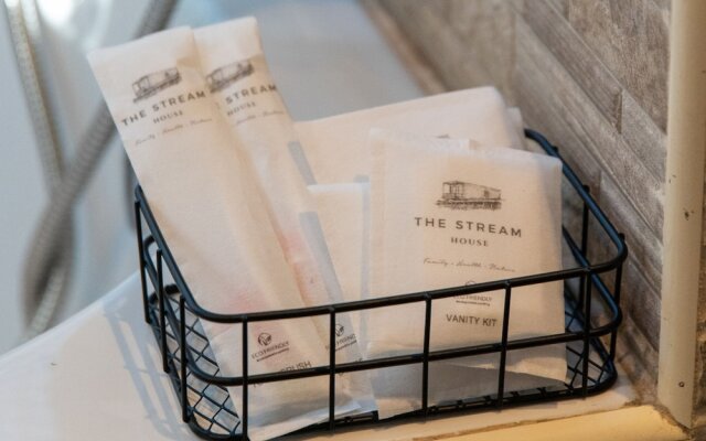 The Stream House at Mae Kampong