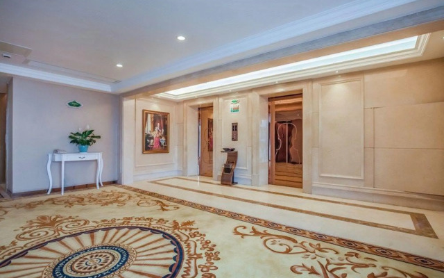 Vienna Hotel (Changsha Kaifu District Zhengfu Metro Station)