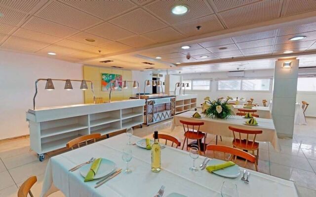 Acco Beach Hotel