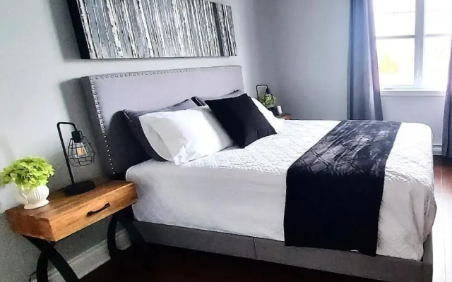 Champlain Condo 102
