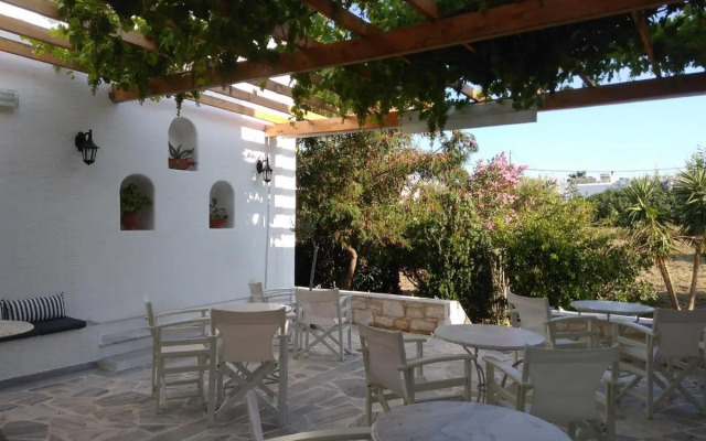 Hotel Roussos Beach
