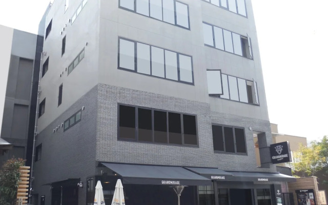 mizuka Imaizumi 5 - unmanned hotel