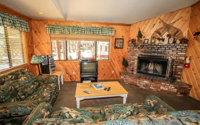 Bear Claw Bungalow #379