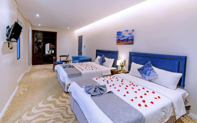 Thu Trang Beachfront Hotel