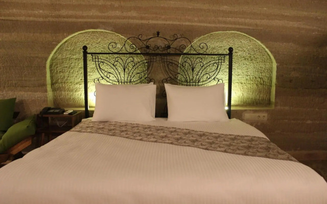 Kayra Cave Suites