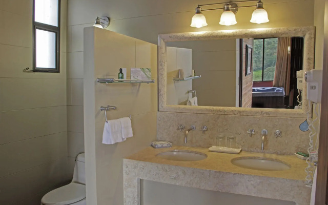 Arenal Kioro Suites & Spa
