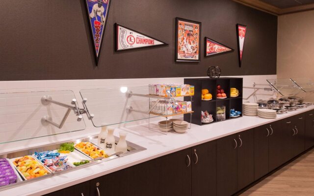 Отель The Arch Convention Hotel