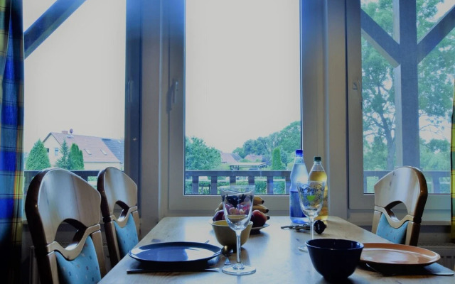 Geraeumige Ferienwohnung in Boddin mit Garten