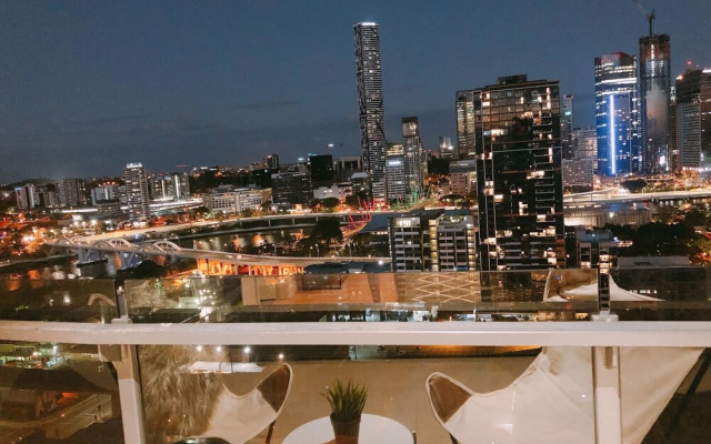 Brisbane One Apartment 3 Bedroom