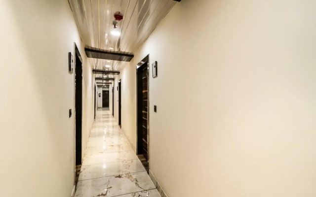 OYO 65601 JPS Galaxy Hotel