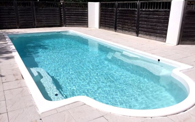 Studio in Rivedoux-plage, With Pool Access, Enclosed Garden and Wifi -