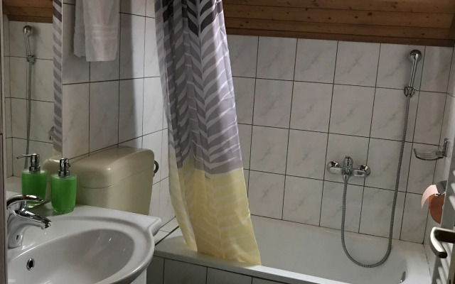 Apartments & Rooms Renata