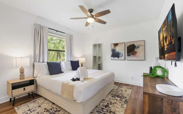 Grand 6BR Plantation Estate w/ Tennis & Pool