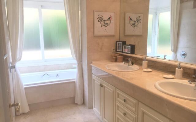 8841 - Grand Front Line Location – Heated Pool
