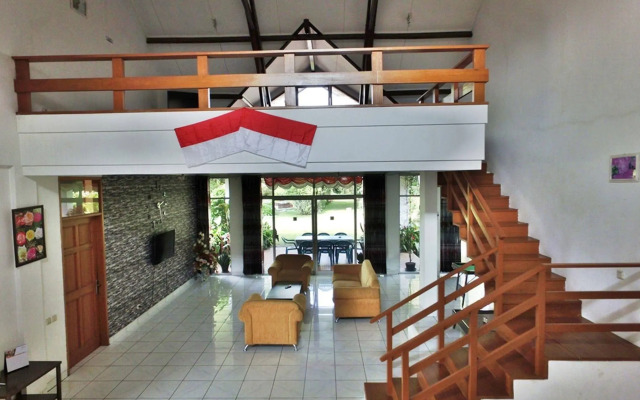 Vila Bunga Merah Gelatik