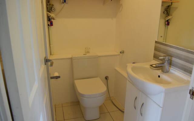Lovely Flat in Brixton With Balcony