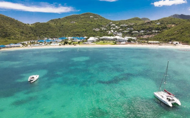 Marina Beach 2, between Anse Marcel marina and beach