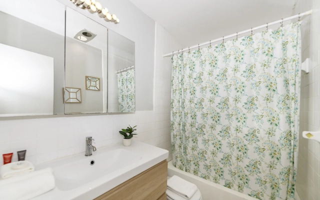 Sofi Beach Apartment