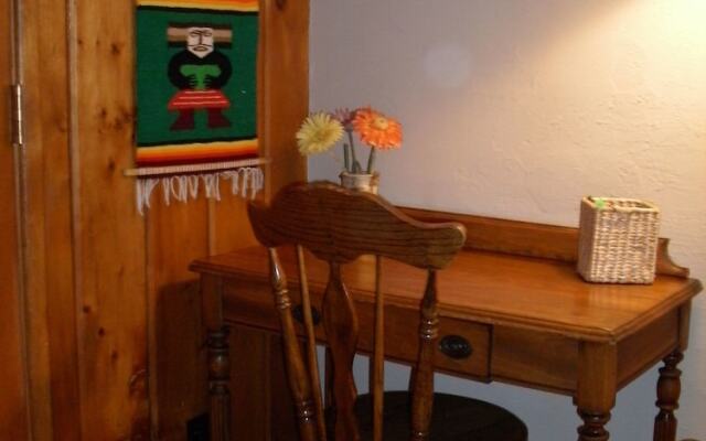 Sam Hughes Inn Bed and Breakfast