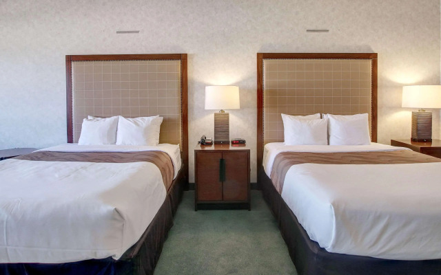 Ramada by Wyndham Nisku Edmonton Airport