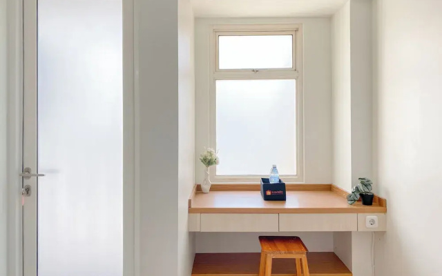 Homey And Compact Studio Apartment Springlake Summarecon Bekasi