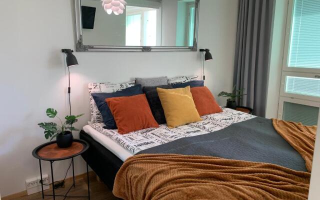 StarHomes Studio Lux 10