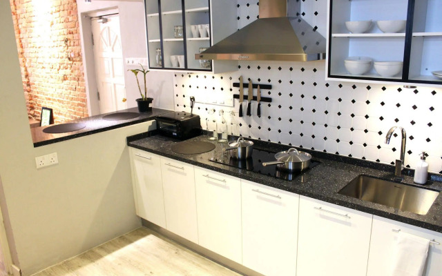 Reggae Mansion Suite